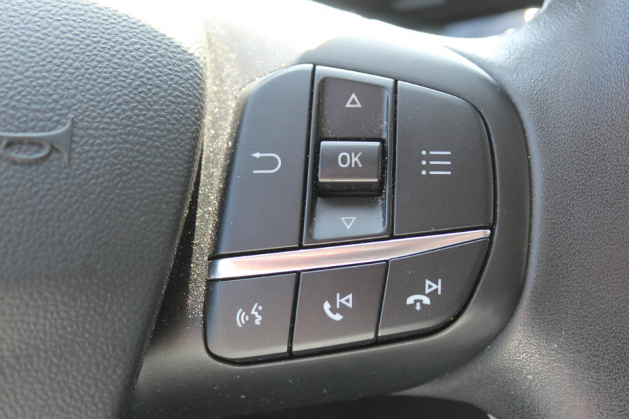 Ford Fiesta 1.0 EcoBoost Titanium , 100pk Climate control , Camera , Voorruit verwarming , Cruise control B en O audio , Park Asist ,