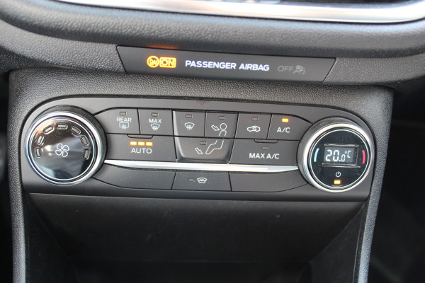 Ford Fiesta 1.0 EcoBoost Titanium , 100pk Climate control , Camera , Voorruit verwarming , Cruise control B en O audio , Park Asist ,