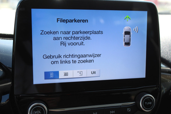Ford Fiesta 1.0 EcoBoost Titanium , 100pk Climate control , Camera , Voorruit verwarming , Cruise control B en O audio , Park Asist ,