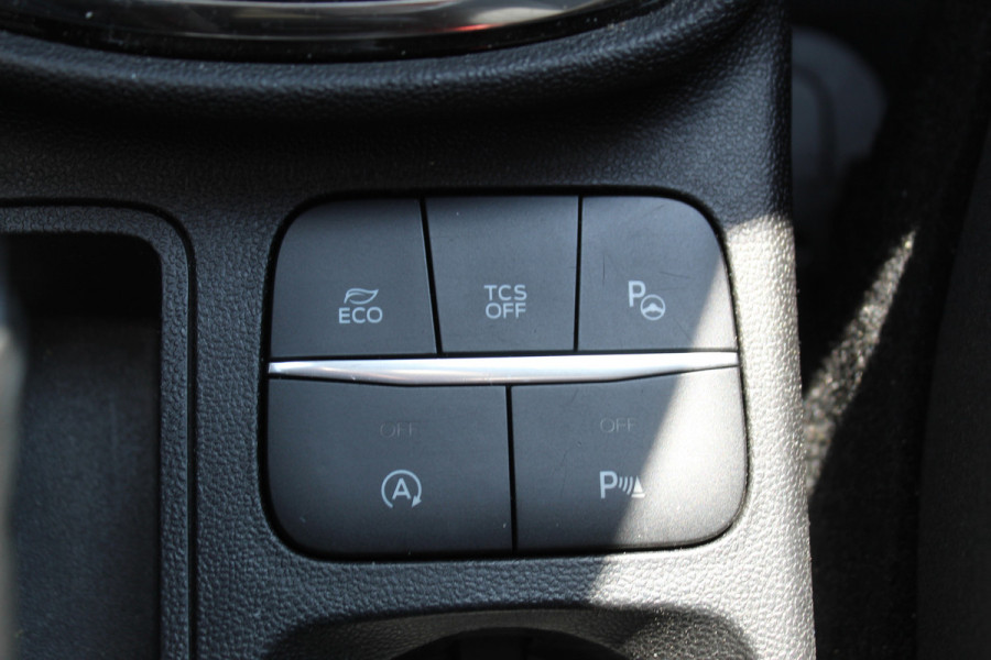 Ford Fiesta 1.0 EcoBoost Titanium , 100pk Climate control , Camera , Voorruit verwarming , Cruise control B en O audio , Park Asist ,