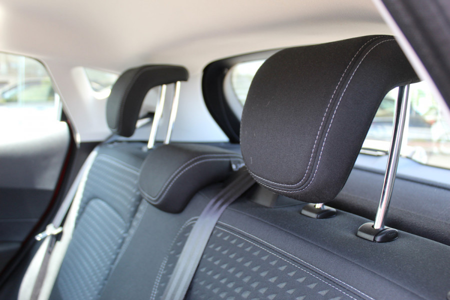 Ford Fiesta 1.0 EcoBoost Titanium , 100pk Climate control , Camera , Voorruit verwarming , Cruise control B en O audio , Park Asist ,