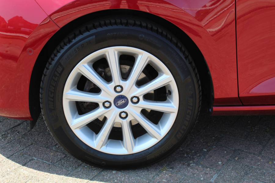Ford Fiesta 1.0 EcoBoost Titanium , 100pk Climate control , Camera , Voorruit verwarming , Cruise control B en O audio , Park Asist ,