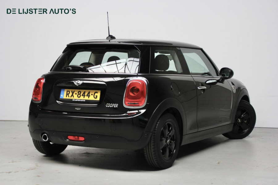MINI Mini 1.5 Cooper Sport Business 136 PK | Navigatie | Cruise | Airco | PDC | Bluetooth | NL-Auto |