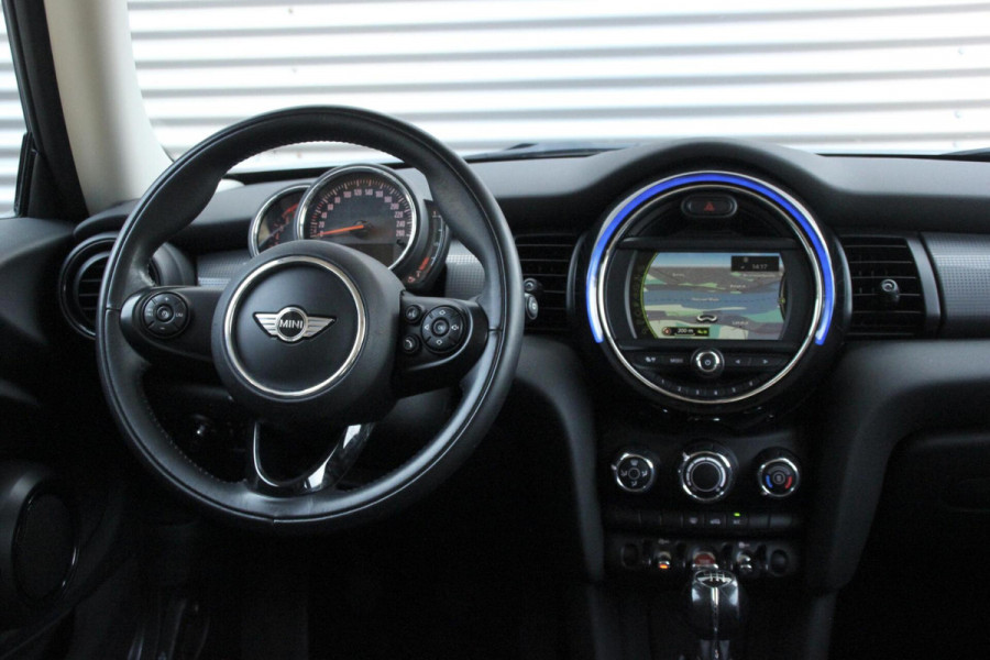 MINI Mini 1.5 Cooper Sport Business 136 PK | Navigatie | Cruise | Airco | PDC | Bluetooth | NL-Auto |