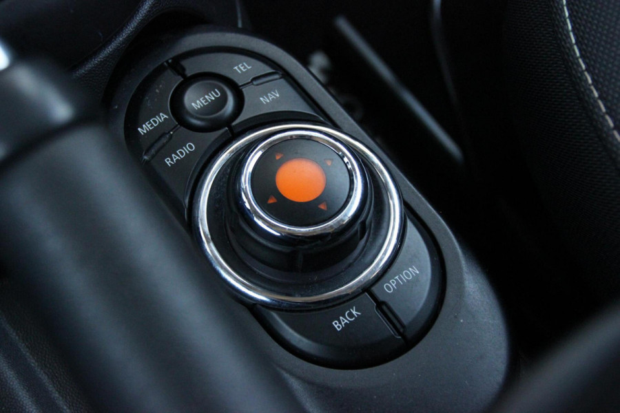 MINI Mini 1.5 Cooper Sport Business 136 PK | Navigatie | Cruise | Airco | PDC | Bluetooth | NL-Auto |