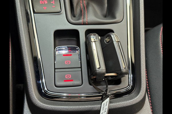 Seat Leon 2.0 TSI FR 191 PK DSG | Beats Audio | Panoramadak | Camera | Leer