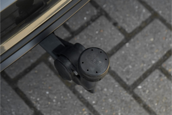 Audi A6 Avant 55 TFSI Quattro Design S Pano Luchtvering 4WS Trekhaak 21" Vossen