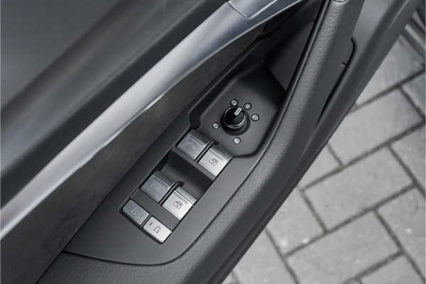 Audi A6 Avant 55 TFSI Quattro Design S Pano Luchtvering 4WS Trekhaak 21" Vossen