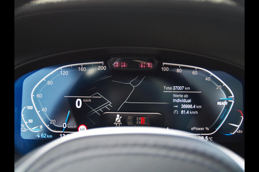 BMW iX3 High Executive Edition 80 kWh M-Pakket | Panoramadak | Trekhaak | Camera | Cruise Control | Sfeerverlichting |