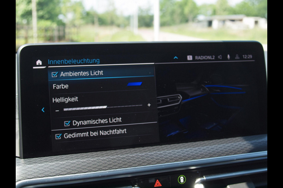 BMW iX3 High Executive Edition 80 kWh M-Pakket | Panoramadak | Trekhaak | Camera | Cruise Control | Sfeerverlichting |