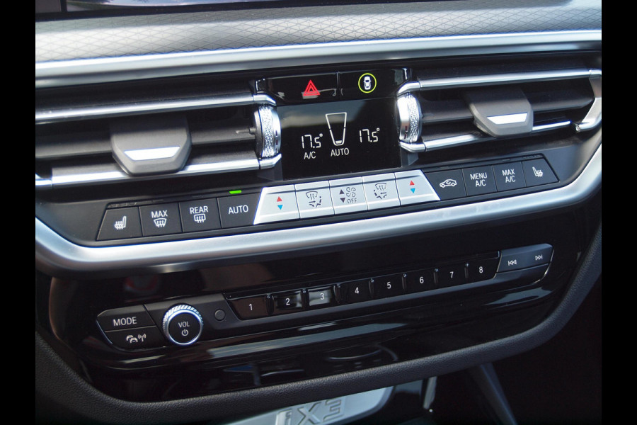 BMW iX3 High Executive Edition 80 kWh M-Pakket | Panoramadak | Trekhaak | Camera | Cruise Control | Sfeerverlichting |
