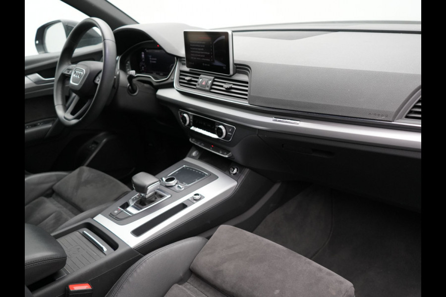 Audi Q5 50 TFSI e Quattro S Line Plug In Hybrid 299pk Dealer O.H PHEV | Alcantara Sportstoelen Verwarmd | Virtual Cockpit | Camera | Navi Plus | BLIS | LED | DAB |