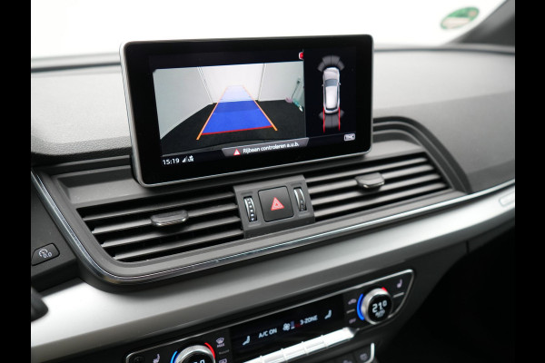 Audi Q5 50 TFSI e Quattro S Line Plug In Hybrid 299pk Dealer O.H PHEV | Alcantara Sportstoelen Verwarmd | Virtual Cockpit | Camera | Navi Plus | BLIS | LED | DAB |