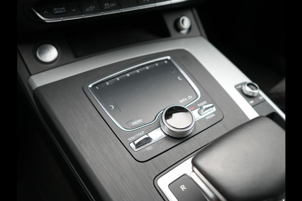 Audi Q5 50 TFSI e Quattro S Line Plug In Hybrid 299pk Dealer O.H PHEV | Alcantara Sportstoelen Verwarmd | Virtual Cockpit | Camera | Navi Plus | BLIS | LED | DAB |