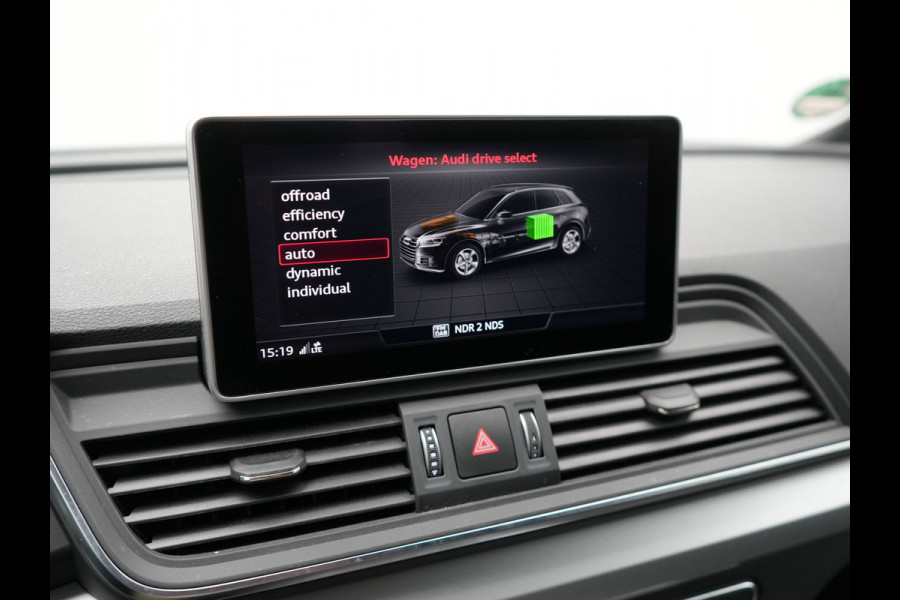 Audi Q5 50 TFSI e Quattro S Line Plug In Hybrid 299pk Dealer O.H PHEV | Alcantara Sportstoelen Verwarmd | Virtual Cockpit | Camera | Navi Plus | BLIS | LED | DAB |