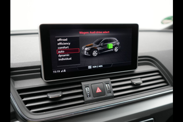 Audi Q5 50 TFSI e Quattro S Line Plug In Hybrid 299pk Dealer O.H PHEV | Alcantara Sportstoelen Verwarmd | Virtual Cockpit | Camera | Navi Plus | BLIS | LED | DAB |