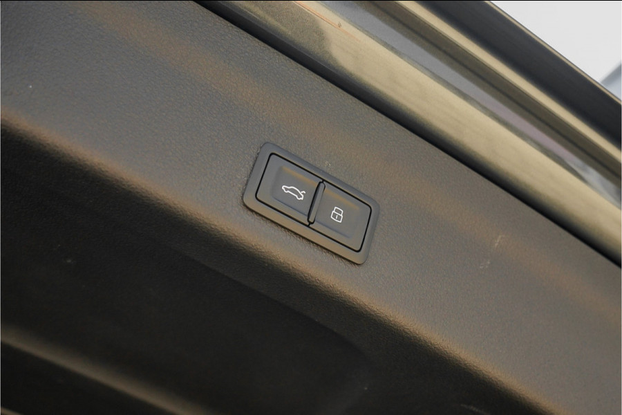 Audi A6 Avant 55 TFSI Quattro Design S Pano Luchtvering 4WS Trekhaak 21"