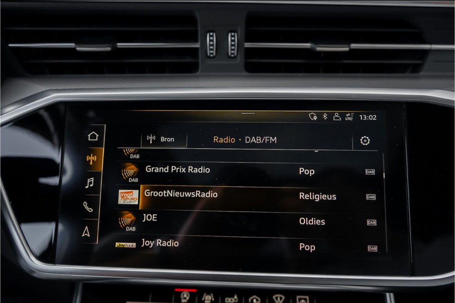 Audi A6 Avant 55 TFSI Quattro Design S Pano Luchtvering 4WS Trekhaak 21"
