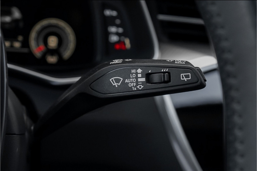 Audi A6 Avant 55 TFSI Quattro Design S Pano Luchtvering 4WS Trekhaak 21"