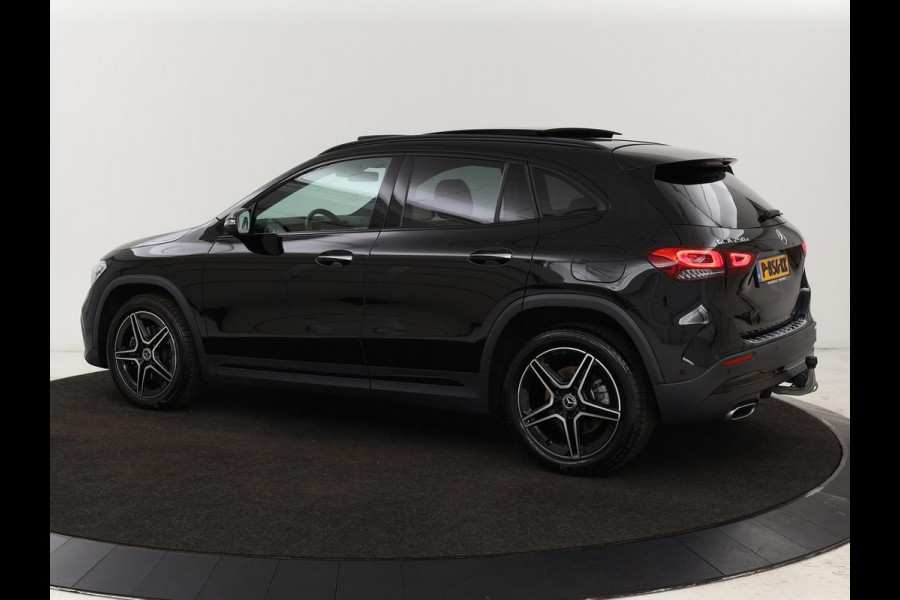 Mercedes-Benz GLA 250 e AMG Luxury | Panoramadak | Stoelverwarming | Sfeerverlichting | Keyless | Widescreen |  LMV 19 inch | Trekhaak wegklapbaar