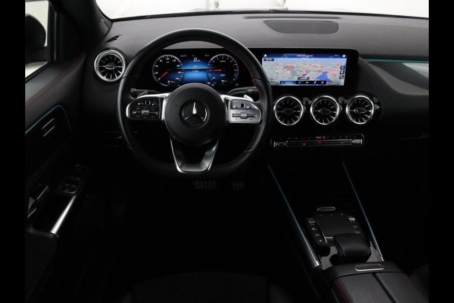 Mercedes-Benz GLA 250 e AMG Luxury | Panoramadak | Stoelverwarming | Sfeerverlichting | Keyless | Widescreen |  LMV 19 inch | Trekhaak wegklapbaar