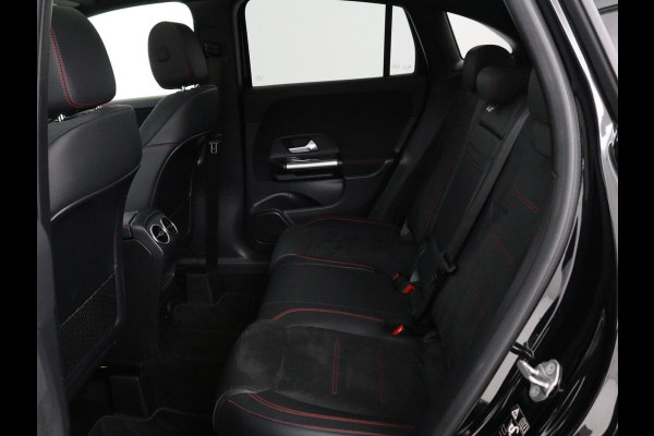 Mercedes-Benz GLA 250 e AMG Luxury | Panoramadak | Stoelverwarming | Sfeerverlichting | Keyless | Widescreen |  LMV 19 inch | Trekhaak wegklapbaar