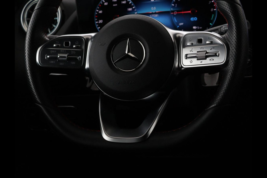 Mercedes-Benz GLA 250 e AMG Luxury | Panoramadak | Stoelverwarming | Sfeerverlichting | Keyless | Widescreen |  LMV 19 inch | Trekhaak wegklapbaar