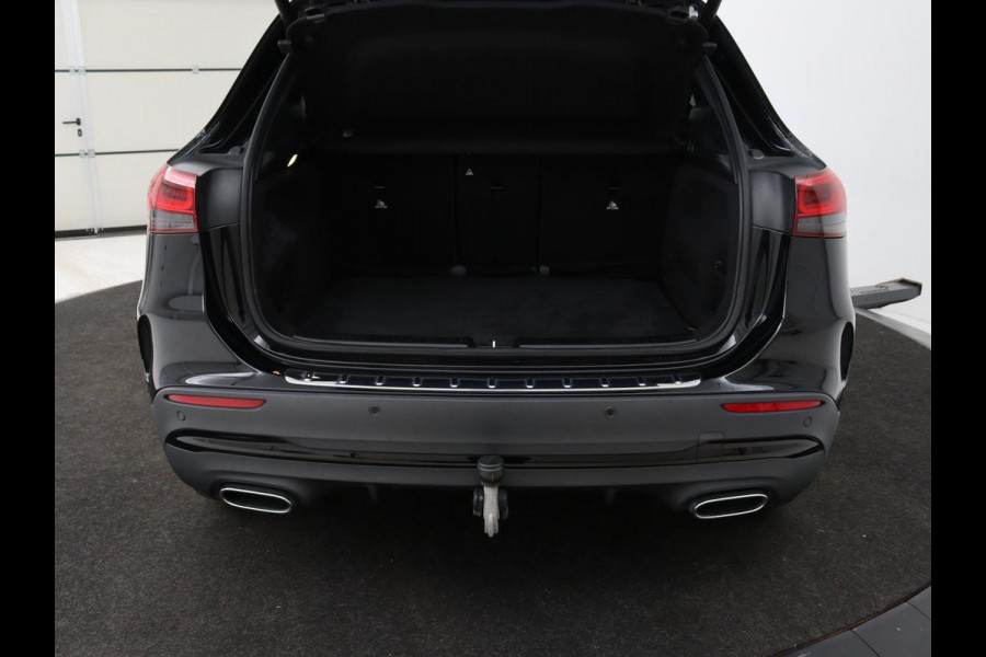 Mercedes-Benz GLA 250 e AMG Luxury | Panoramadak | Stoelverwarming | Sfeerverlichting | Keyless | Widescreen |  LMV 19 inch | Trekhaak wegklapbaar