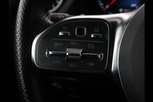 Mercedes-Benz GLA 250 e AMG Luxury | Panoramadak | Stoelverwarming | Sfeerverlichting | Keyless | Widescreen |  LMV 19 inch | Trekhaak wegklapbaar