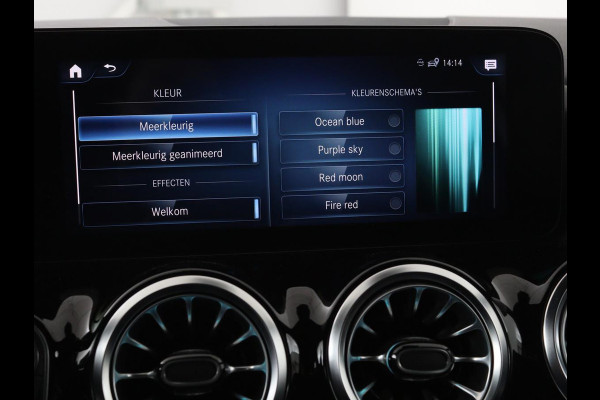Mercedes-Benz GLA 250 e AMG Luxury | Panoramadak | Stoelverwarming | Sfeerverlichting | Keyless | Widescreen |  LMV 19 inch | Trekhaak wegklapbaar