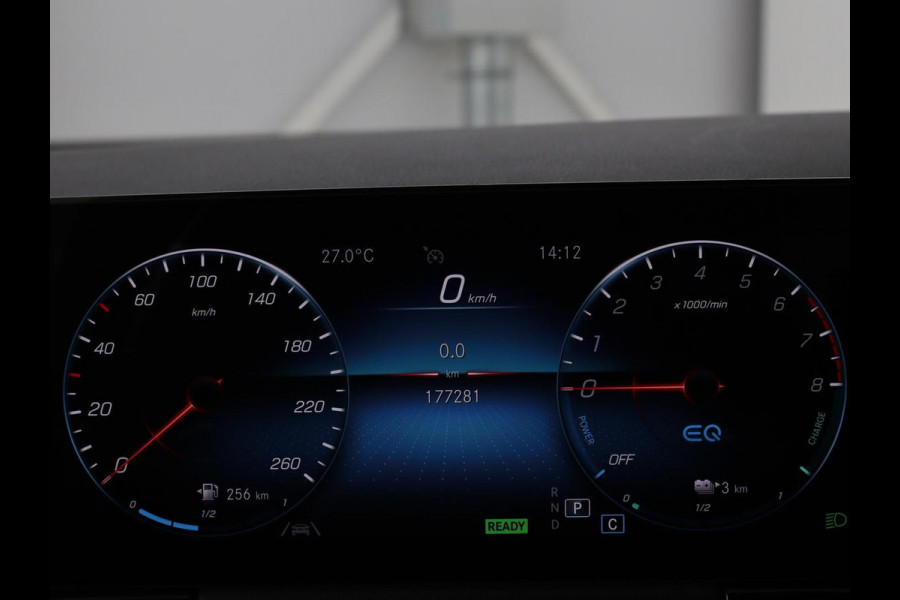 Mercedes-Benz GLA 250 e AMG Luxury | Panoramadak | Stoelverwarming | Sfeerverlichting | Keyless | Widescreen |  LMV 19 inch | Trekhaak wegklapbaar