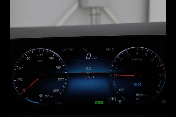 Mercedes-Benz GLA 250 e AMG Luxury | Panoramadak | Stoelverwarming | Sfeerverlichting | Keyless | Widescreen |  LMV 19 inch | Trekhaak wegklapbaar