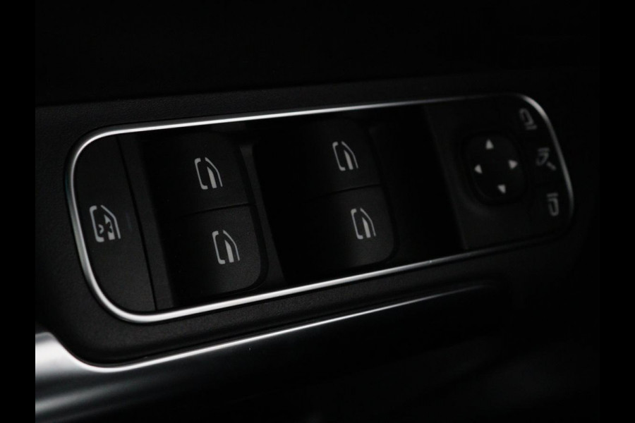 Mercedes-Benz GLA 250 e AMG Luxury | Panoramadak | Stoelverwarming | Sfeerverlichting | Keyless | Widescreen |  LMV 19 inch | Trekhaak wegklapbaar