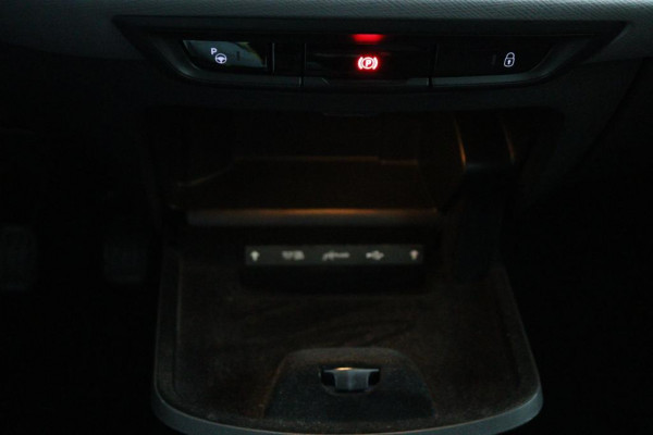 Citroën Grand C4 Spacetourer 1.2 PureTech Business*NAVI*ECC*CARPLAY*7PERS.*