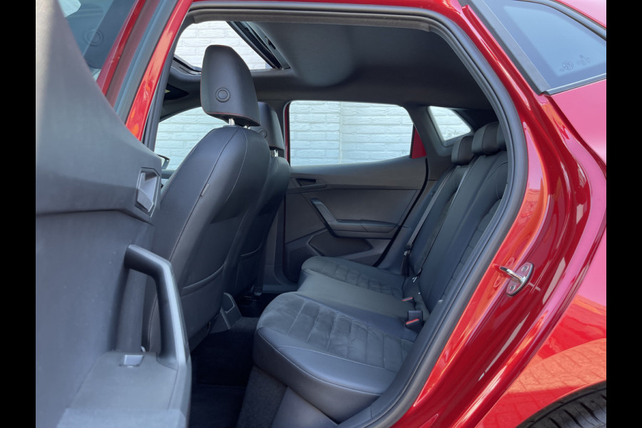 Seat Ibiza 1.0 TSI FR Business Intense Plus | Pano | CarPlay | Camera | LED | DAB+ | 17 inch