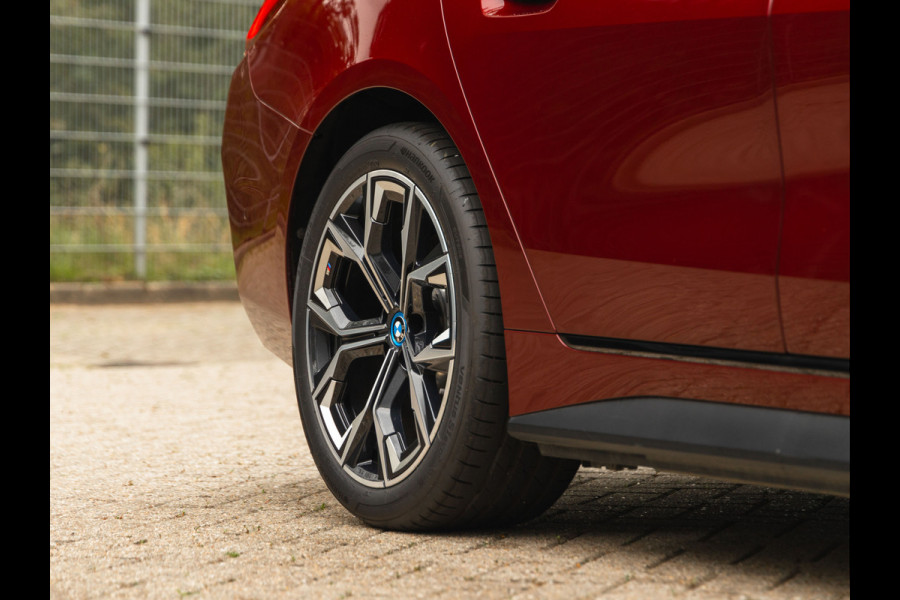 BMW i4 eDrive40 - M-Sport - Memoryzetel - Driving Ass Prof - Head-up
