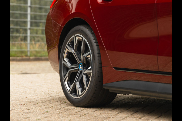 BMW i4 eDrive40 - M-Sport - Memoryzetel - Driving Ass Prof - Head-up