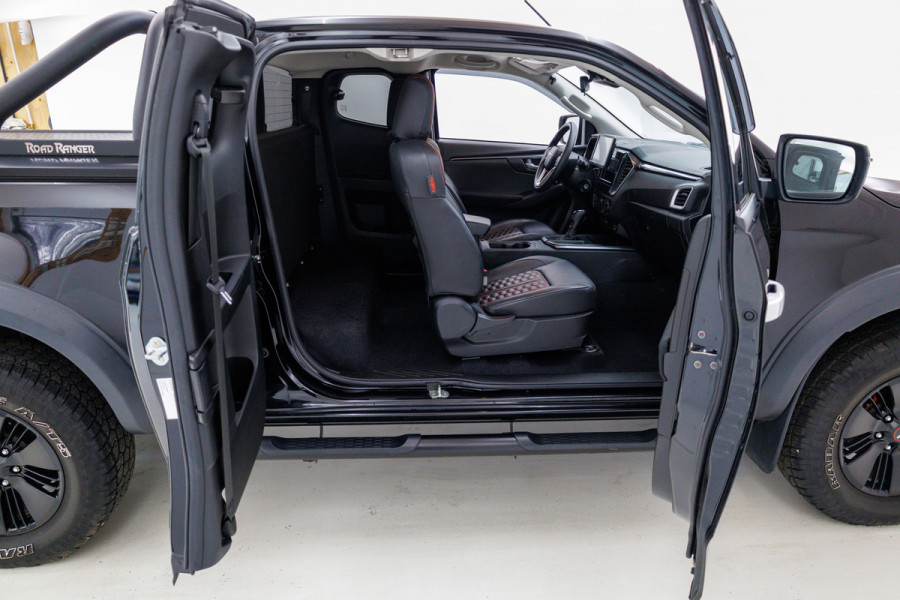 Isuzu D-max 1.9 Extended Cab LSX Lederen bekleding, Road Ranger bullbar, Adaptive cruise, Stoelverwarming, Camera, Navigatie, Side steps Prijs is exclusief btw!