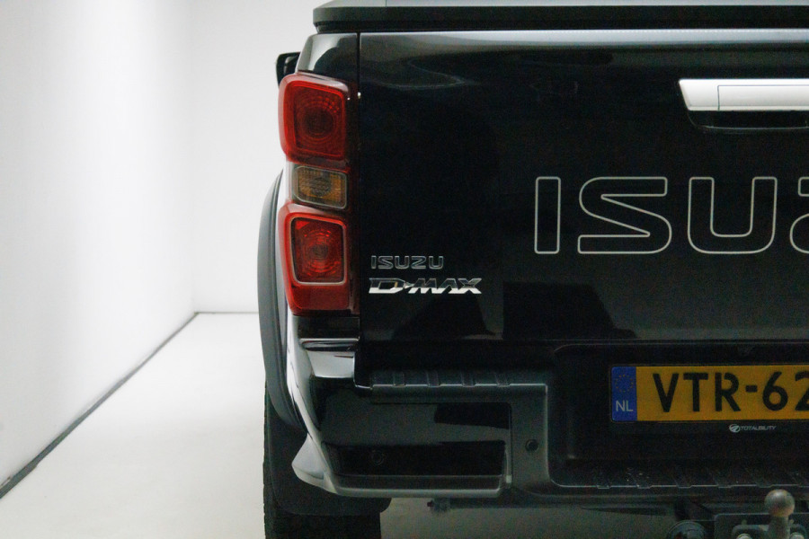 Isuzu D-max 1.9 Extended Cab LSX Lederen bekleding, Road Ranger bullbar, Adaptive cruise, Stoelverwarming, Camera, Navigatie, Side steps Prijs is exclusief btw!