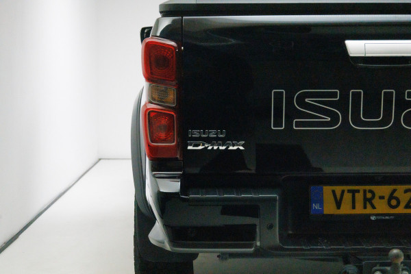 Isuzu D-max 1.9 Extended Cab LSX Lederen bekleding, Road Ranger bullbar, Adaptive cruise, Stoelverwarming, Camera, Navigatie, Side steps Prijs is exclusief btw!