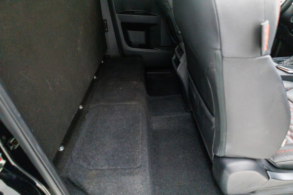 Isuzu D-max 1.9 Extended Cab LSX Lederen bekleding, Road Ranger bullbar, Adaptive cruise, Stoelverwarming, Camera, Navigatie, Side steps Prijs is exclusief btw!
