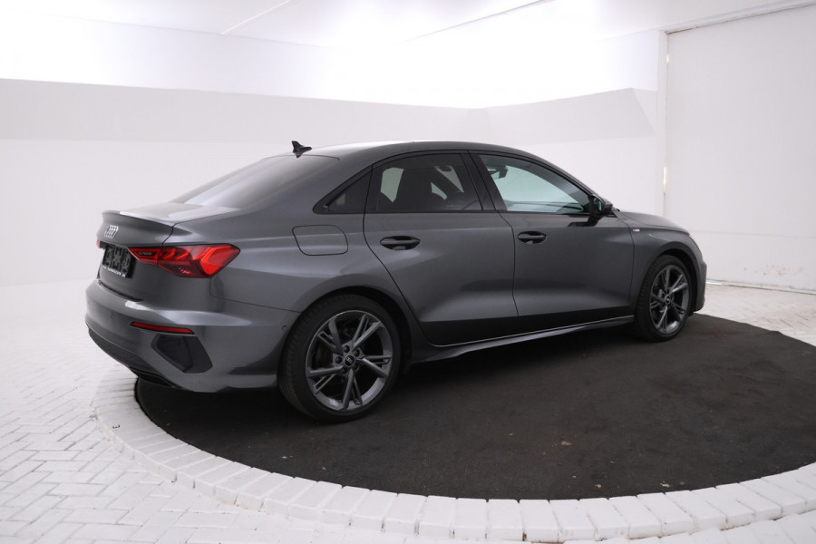 Audi A3 Limousine 30 TFSI S edition Nardo! S-line, Virtual, Climate,