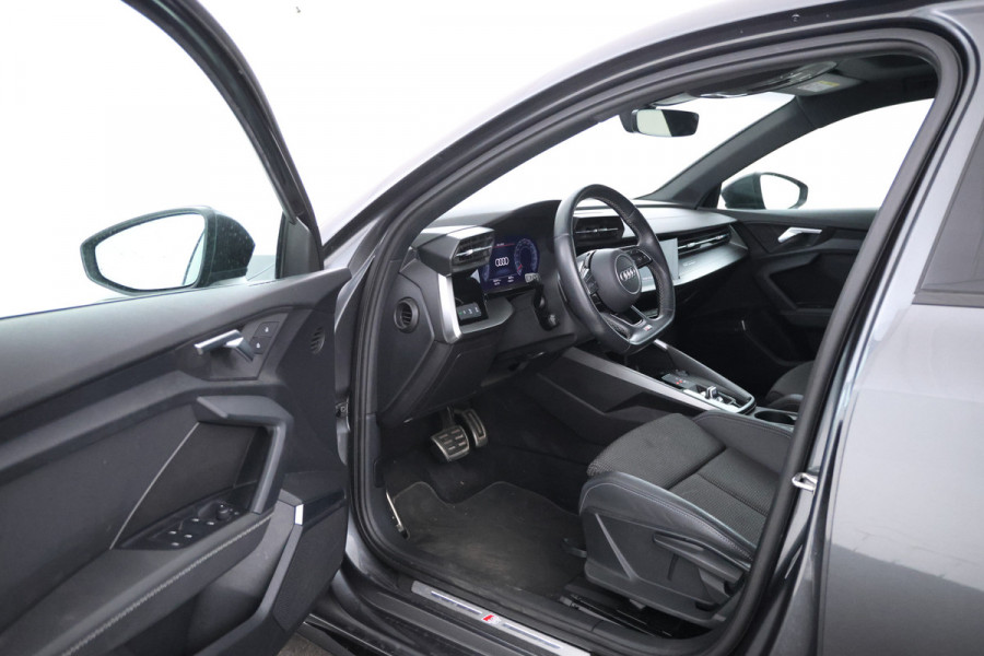 Audi A3 Limousine 30 TFSI S edition Nardo! S-line, Virtual, Climate,