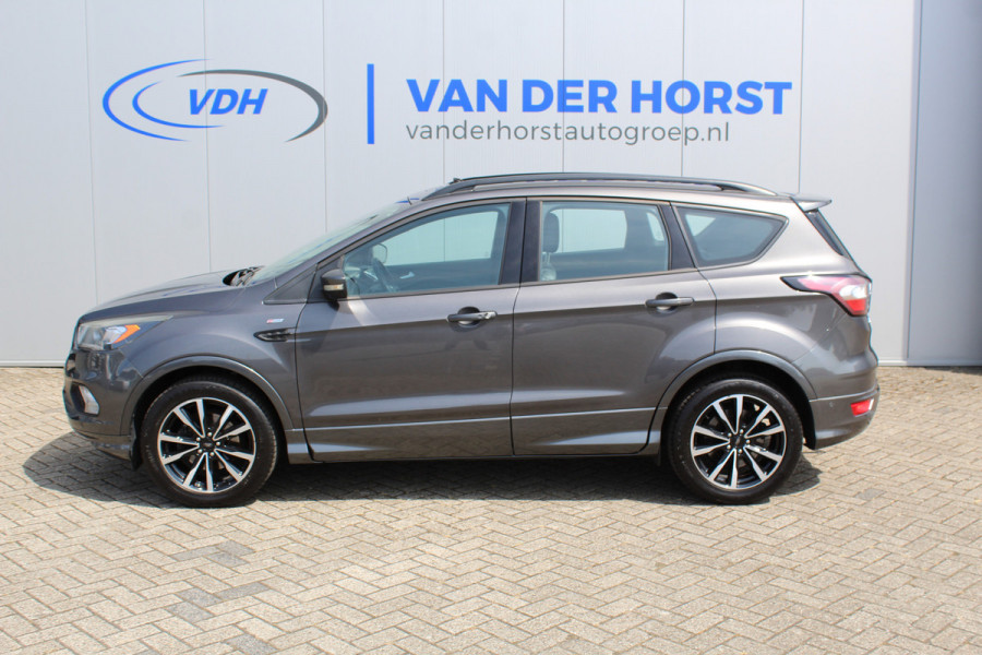 Ford Kuga 1.5-120pk EcoBoost ST Line. Erg mooie en luxe Kuga ST-Line. Trekgewicht 1.800kg ! Volautm. airco, elektr. panoramadak, elektr. achterklep, navigatie, telefoonvoorb., Apple carplay/Android auto., trekhaak, leer/alcantara bekleding, lane assist, cruise cntrl, camera etc etc.