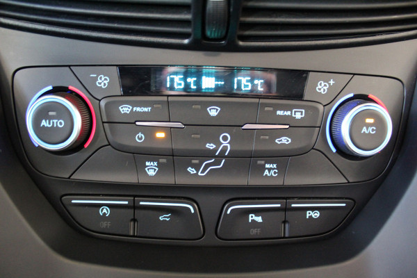 Ford Kuga 1.5-120pk EcoBoost ST Line. Erg mooie en luxe Kuga ST-Line. Trekgewicht 1.800kg ! Volautm. airco, elektr. panoramadak, elektr. achterklep, navigatie, telefoonvoorb., Apple carplay/Android auto., trekhaak, leer/alcantara bekleding, lane assist, cruise cntrl, camera etc etc.