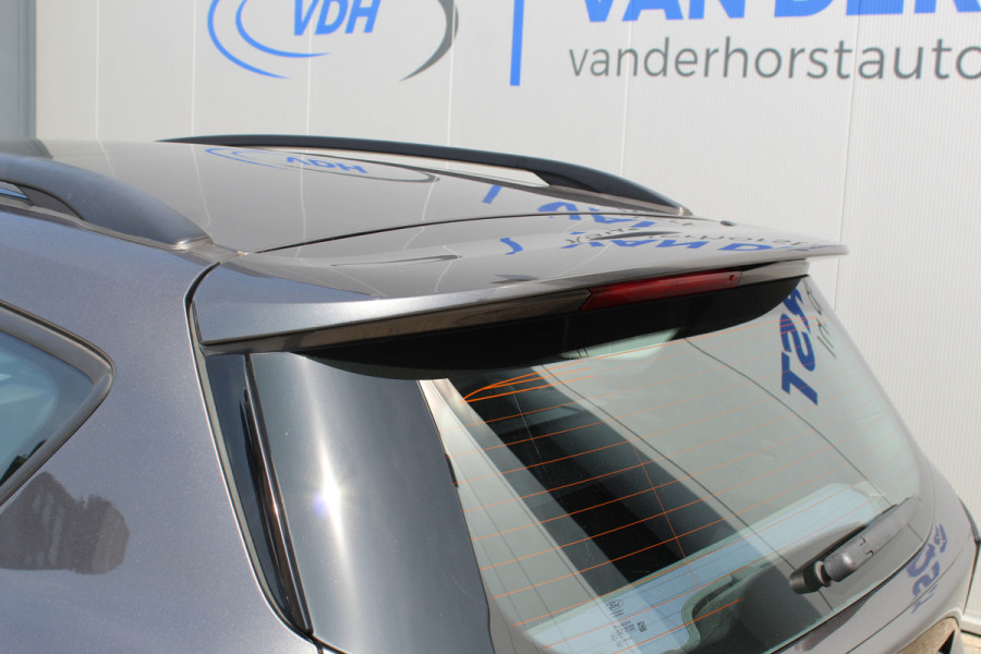 Ford Kuga 1.5-120pk EcoBoost ST Line. Erg mooie en luxe Kuga ST-Line. Trekgewicht 1.800kg ! Volautm. airco, elektr. panoramadak, elektr. achterklep, navigatie, telefoonvoorb., Apple carplay/Android auto., trekhaak, leer/alcantara bekleding, lane assist, cruise cntrl, camera etc etc.