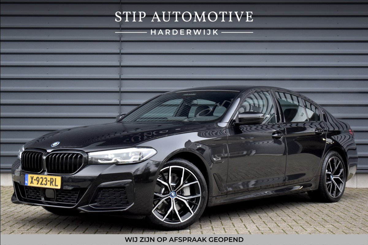 BMW 5 Serie 530e High Executive M Sport | Active Cruise Control | Trekhaak Wegklapbaar | 19'' M Velgen | Stuurverwarming | CarPlay | Camera | BMW 5 Serie 530e High Executive M Sport | Active Cruise Control | Trekhaak Wegklapbaar | 19'' M Velgen | Stuurverwarming | CarPlay | Camera |