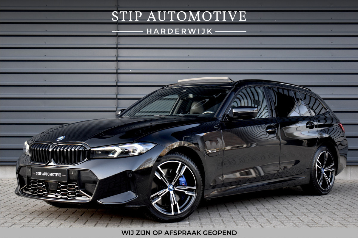 BMW 3 Serie Touring 330e M Sport Pro | Panoramadak | ACC | Harman/Kardon | M Seats | Comfort Access | Head-Up | Laser | BMW 3 Serie Touring 330e M Sport Pro | Panoramadak | ACC | Harman/Kardon | M Seats | Comfort Access | Head-Up | Laser |