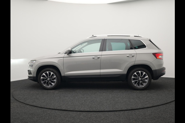 Škoda Karoq 1.5 TSI ACT Style 150pk DSG | Panodak | Trekhaak af Fabriek | Adaptive Cruise | Camera | Virtual | Apple Carplay | Sportstoelen Verwarm | 17"L.M | Keyless |