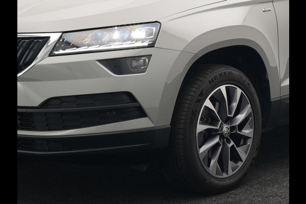 Škoda Karoq 1.5 TSI ACT Style 150pk DSG | Panodak | Trekhaak af Fabriek | Adaptive Cruise | Camera | Virtual | Apple Carplay | Sportstoelen Verwarm | 17"L.M | Keyless |